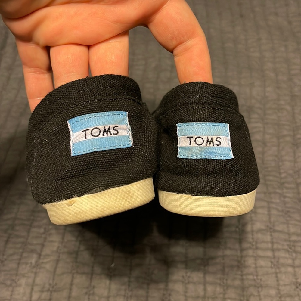 toms black shoes